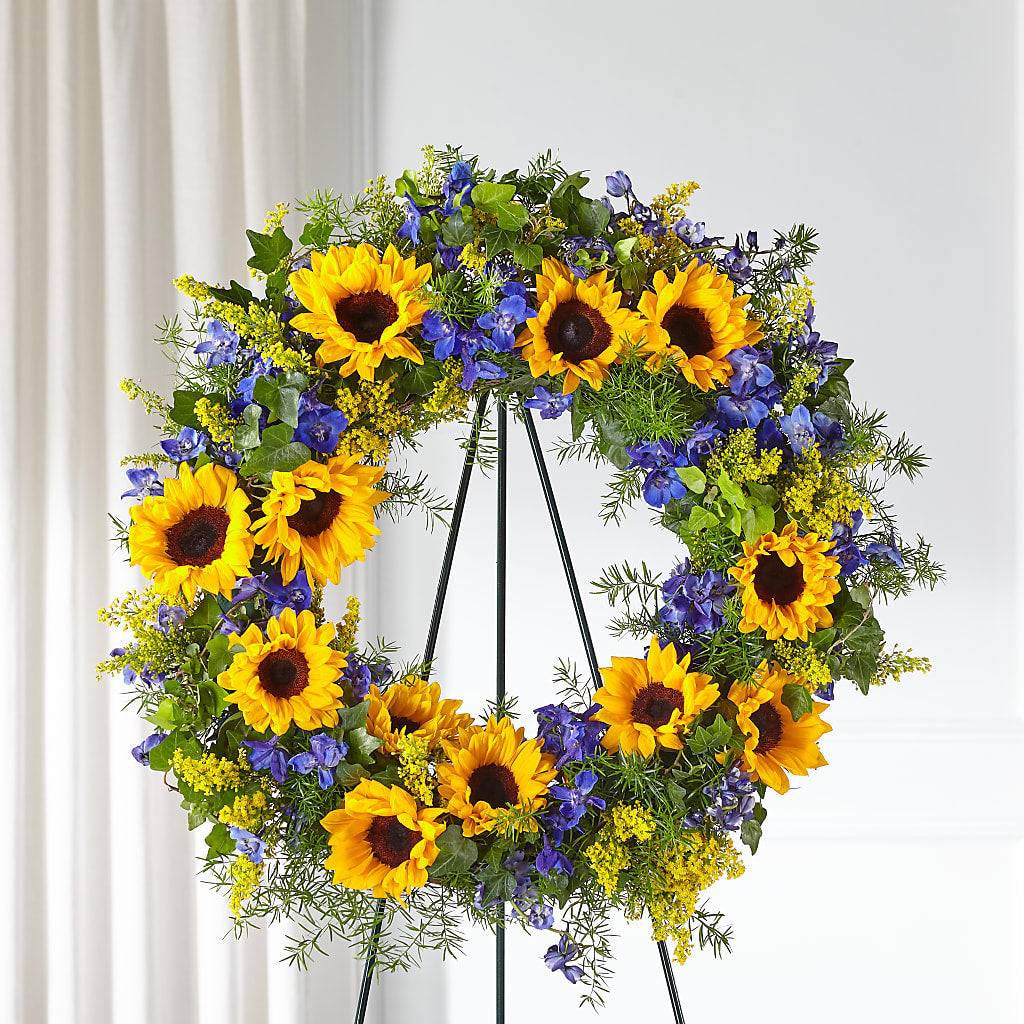 Bright Rays Wreath – ANTOSZYK'S GARDEN CENTER & FLORIST SHOP, Butler PA