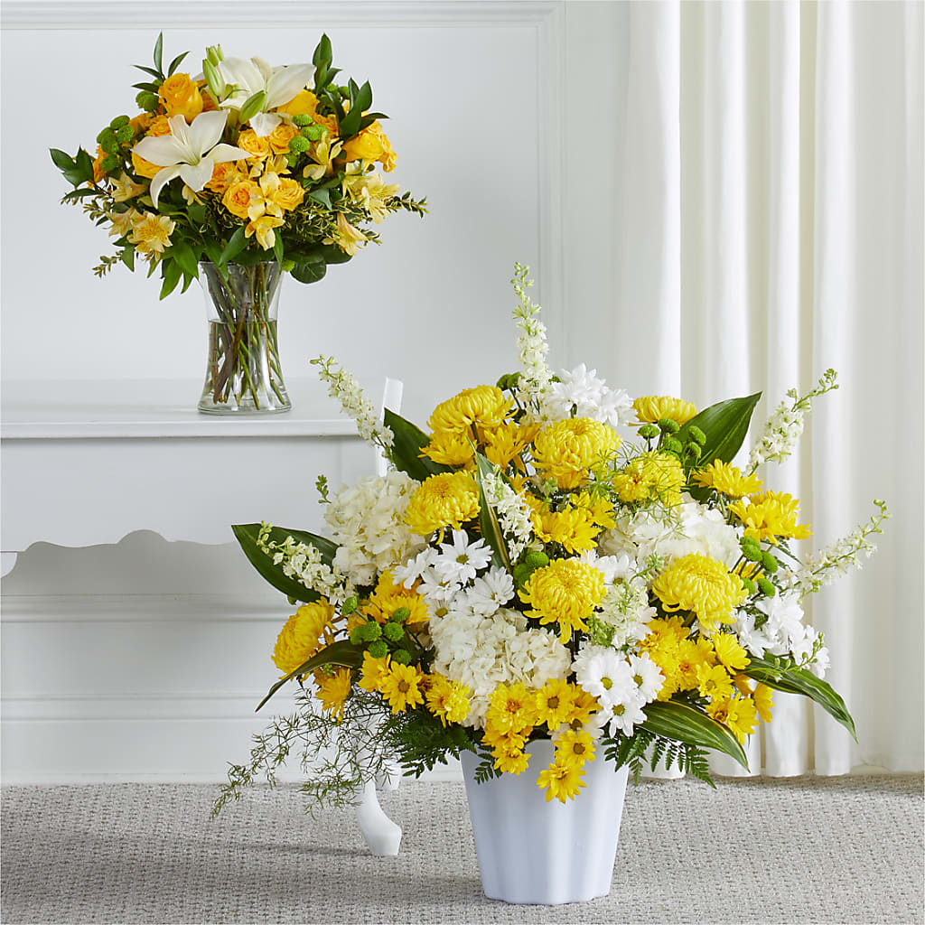 Warm Remembrance Bundles – ANTOSZYK'S GARDEN CENTER & FLORIST SHOP, Butler PA