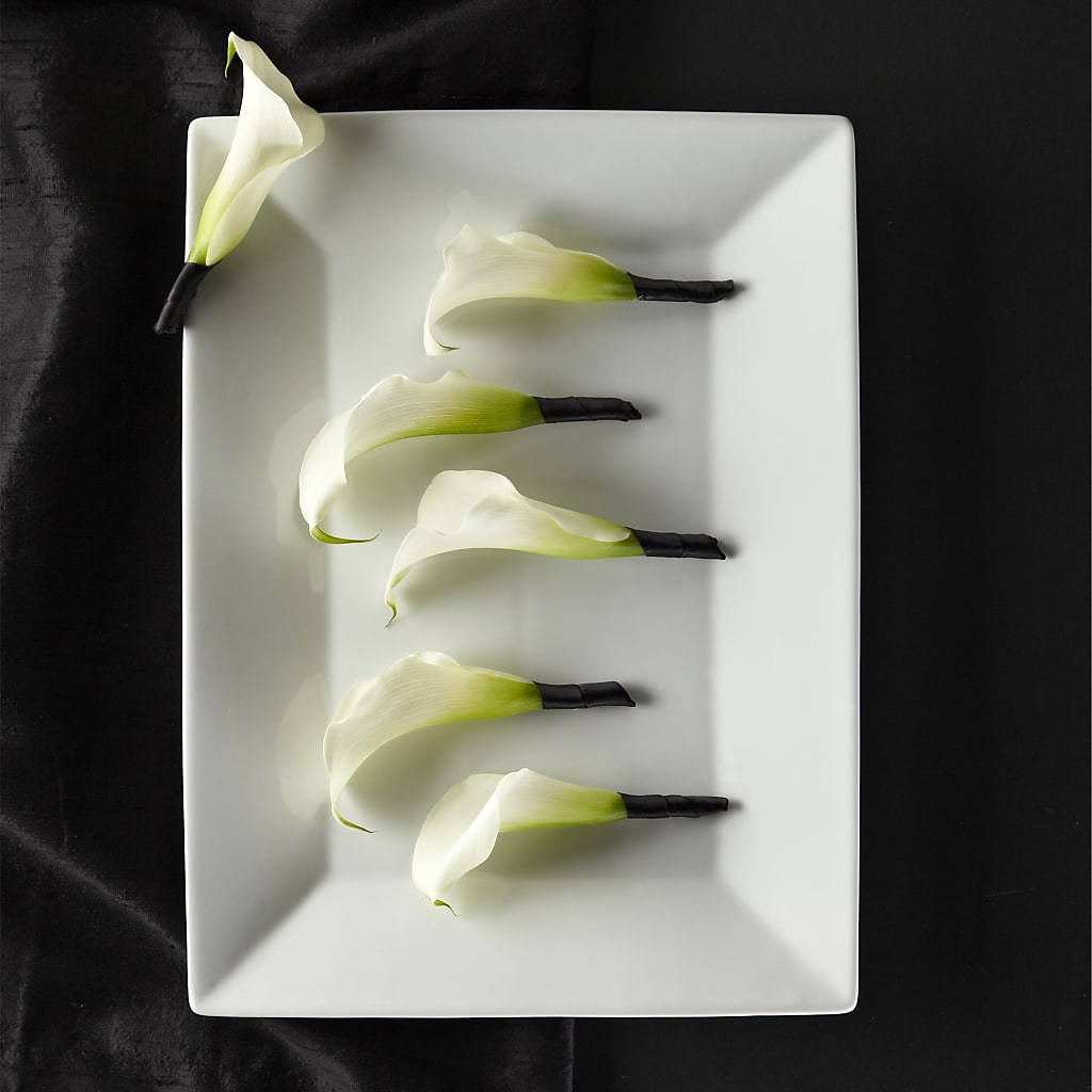 Calla Lily Promise Boutonniere – ANTOSZYK'S GARDEN CENTER & FLORIST SHOP, Butler PA