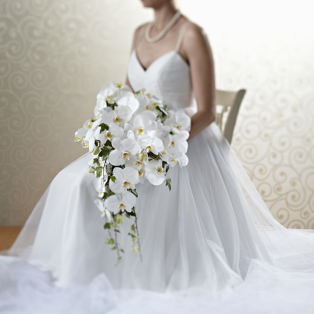 Classic White Bouquet – ANTOSZYK'S GARDEN CENTER & FLORIST SHOP, Butler PA
