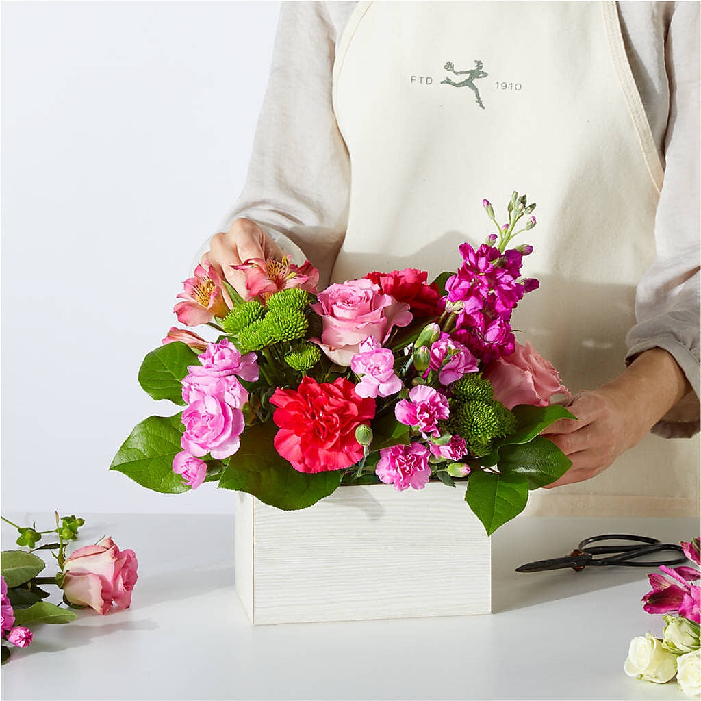 Sweetberry Box – A Florist Original – ANTOSZYK'S GARDEN CENTER & FLORIST SHOP, Butler PA