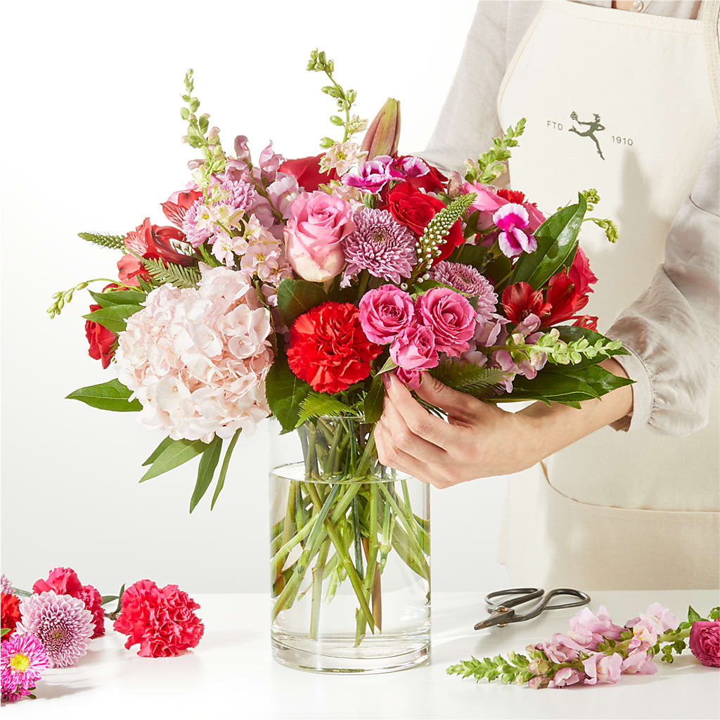 Swooning Over You - A Luxury Florist Original – ANTOSZYK'S GARDEN CENTER & FLORIST SHOP, Butler PA