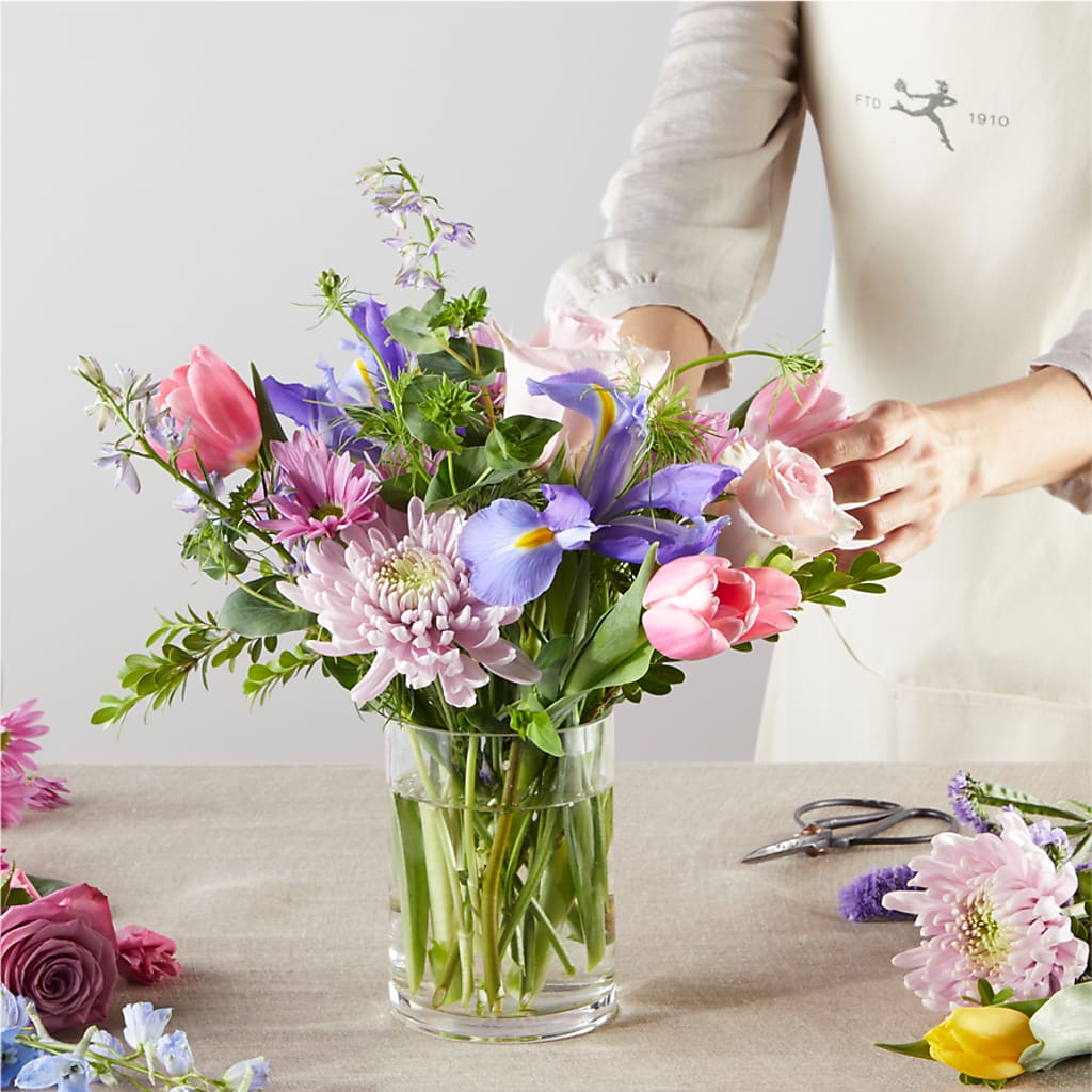 Pastel Tradition - A Florist Original – ANTOSZYK'S GARDEN CENTER & FLORIST SHOP, Butler PA