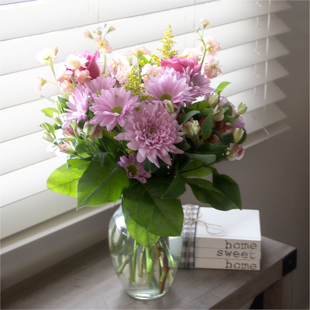 Pastel Tradition - A Florist Original – ANTOSZYK'S GARDEN CENTER & FLORIST SHOP, Butler PA
