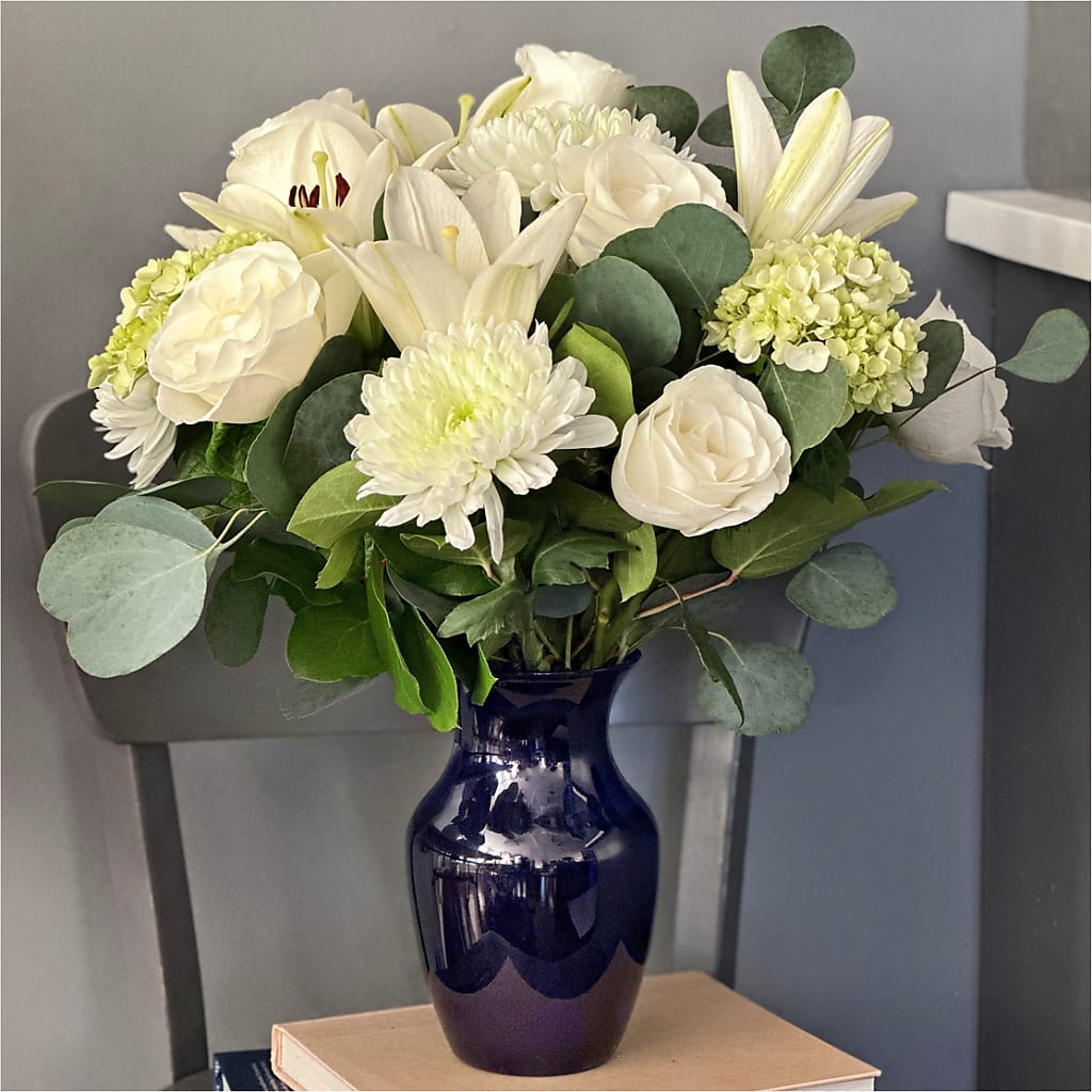 Snowy Dreams Bouquet – ANTOSZYK'S GARDEN CENTER & FLORIST SHOP, Butler PA