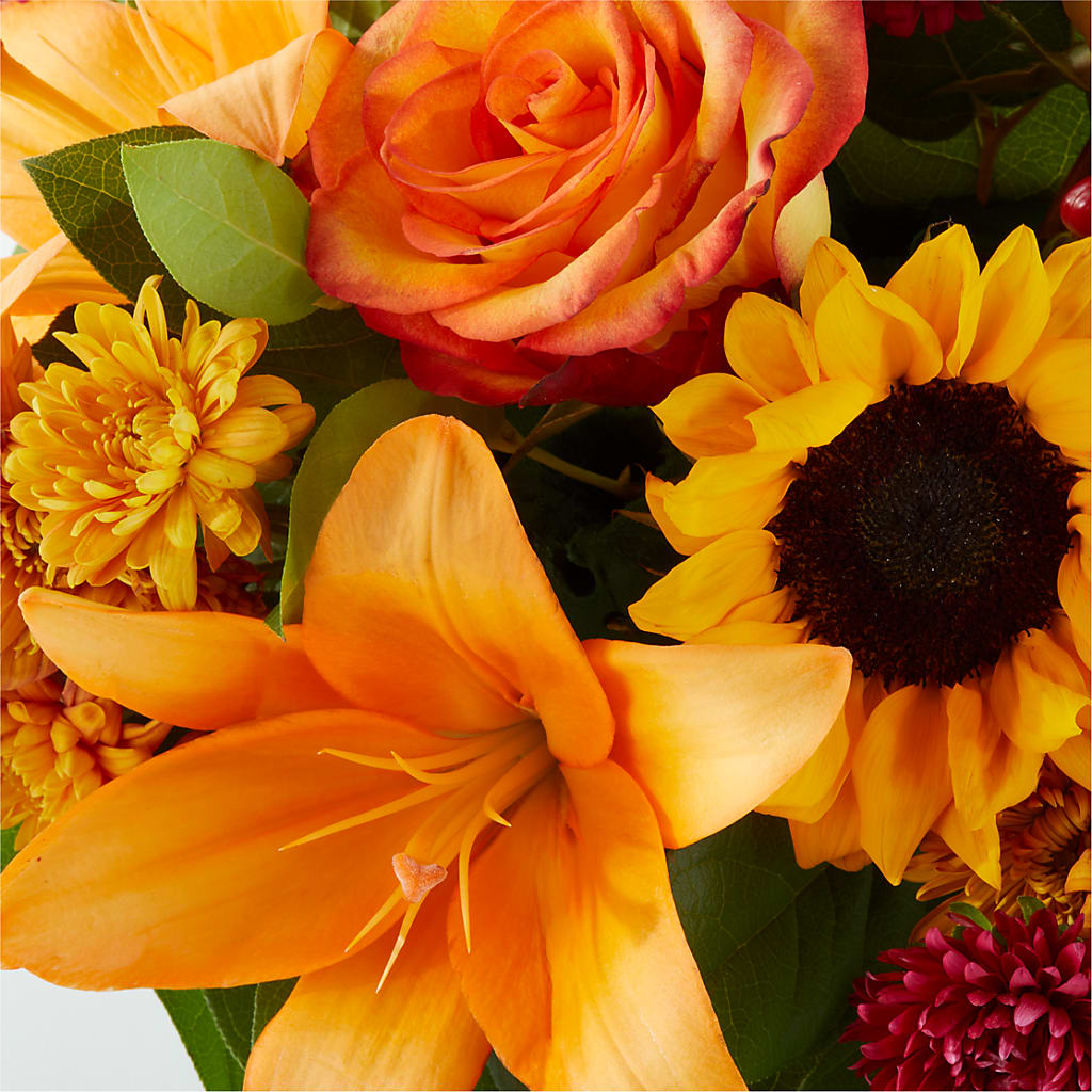 Grateful Centerpiece – ANTOSZYK'S GARDEN CENTER & FLORIST SHOP, Butler PA
